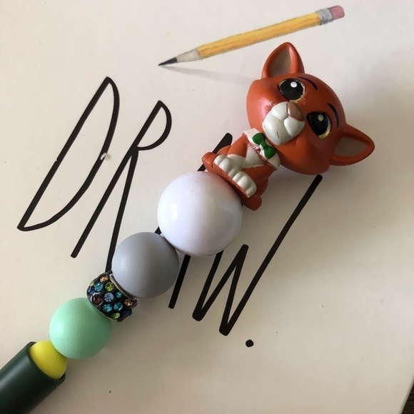 Disney Doorables: Aristocats: Thomas O'Malley handmade beaded pen - Picture 1 of 3
